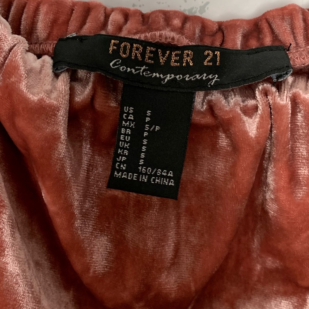 Forever 21 Velvet Off the Shoulder Top - Picture 4 of 6